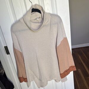Women's Cream and Tan Sweater